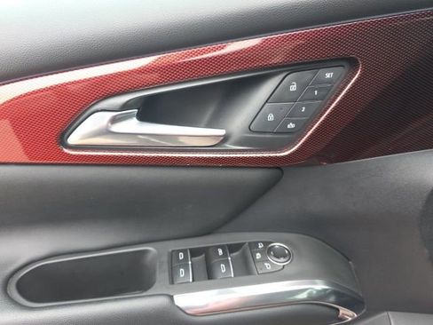 Used 2024 Chevrolet Traverse RS image 20