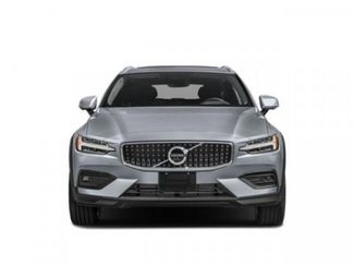 Used 2022 Volvo V60 T5 Cross Country w/ Climate Package video 4