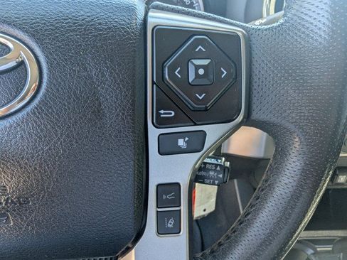 Used 2022 Toyota Tacoma SR5 w/ Technology Package AWD/4WD image 15