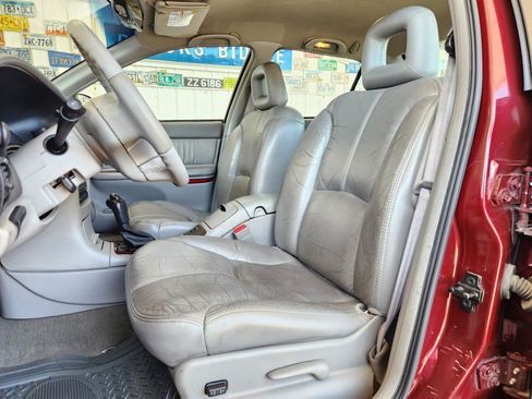 Used 2000 Buick Regal LS w/ Prestige Pkg FWD image 4