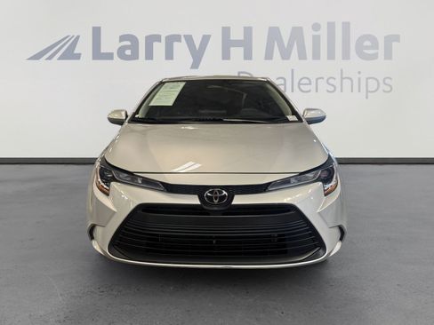 Used 2025 Toyota Corolla LE FWD image 8
