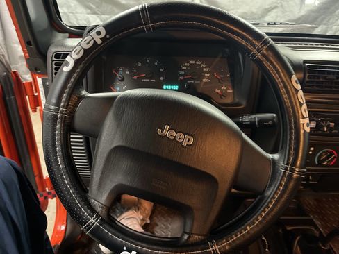 Used 2005 Jeep Wrangler X AWD/4WD image 18