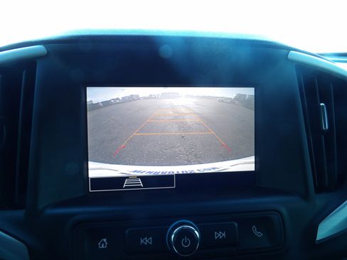 Used 2022 GMC Terrain SLE w/ Driver Convenience Package FWD image 16