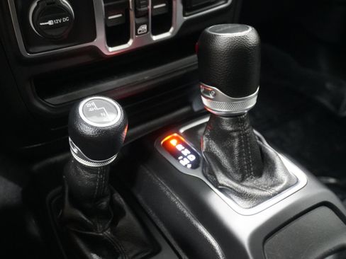 Used 2020 Jeep Gladiator Sport w/ Quick Order Package 24S image 20