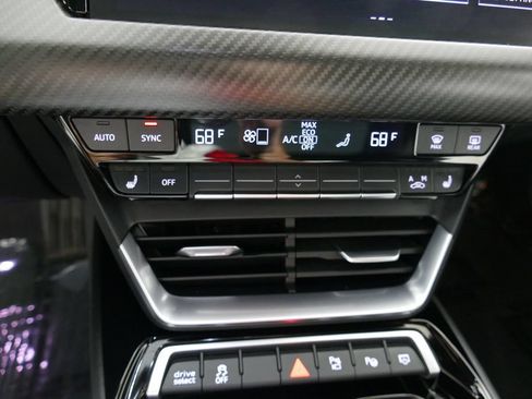 Used 2022 Audi e-tron GT Prestige w/ Prestige Package AWD/4WD image 19