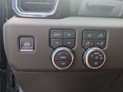 Used 2024 GMC Sierra 1500 Denali w/ Denali Reserve Package AWD/4WD image 28