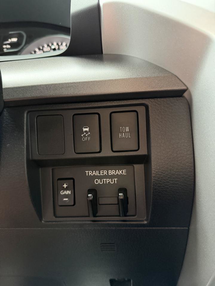 Used 2018 Toyota Tundra SR5 w/ TRD Off Road Package AWD/4WD image 15