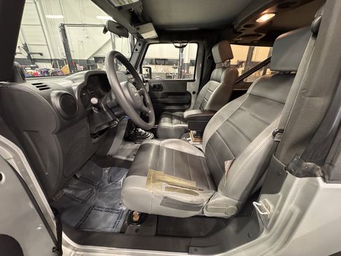 Used 2007 Jeep Wrangler X image 13