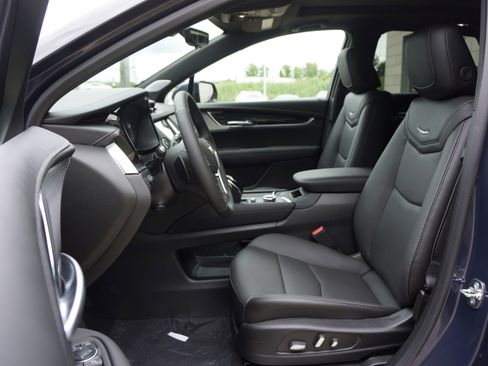 Used 2025 Cadillac XT5 Premium Luxury image 25