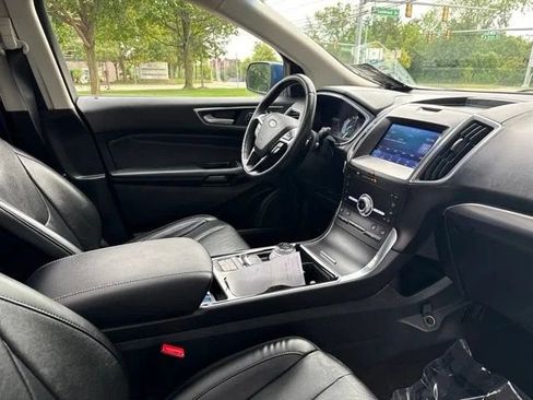 Used 2020 Ford Edge Titanium w/ Equipment Group 301A AWD/4WD image 18