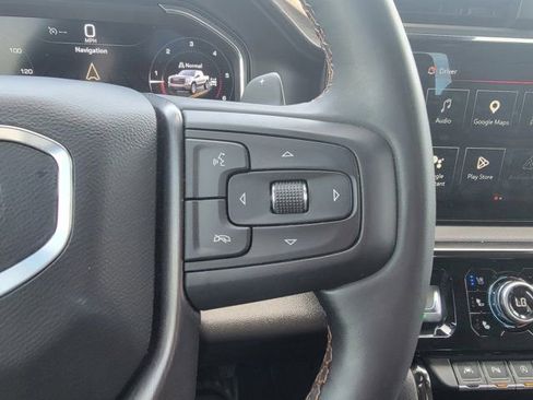 Used 2025 GMC Sierra 1500 AT4 w/ Technology Package AWD/4WD image 23
