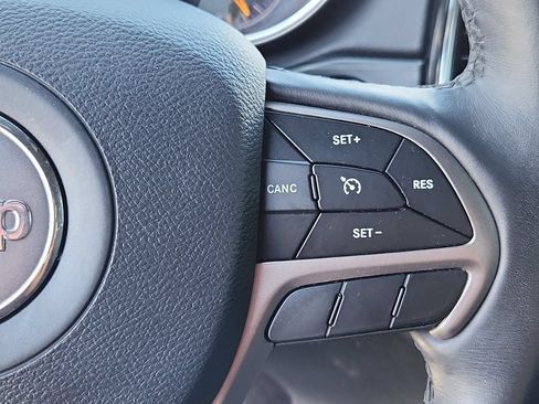 Used 2019 Jeep Grand Cherokee Limited w/ Luxury Group II AWD/4WD image 18