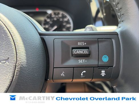 Used 2025 Nissan Pathfinder SV FWD image 21