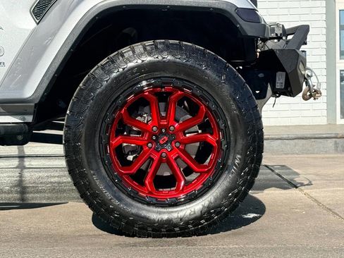 Used 2019 Jeep Wrangler Unlimited Sahara image 13