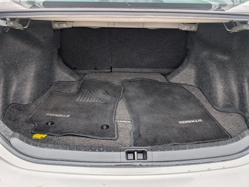Used 2016 Toyota Corolla LE FWD image 12