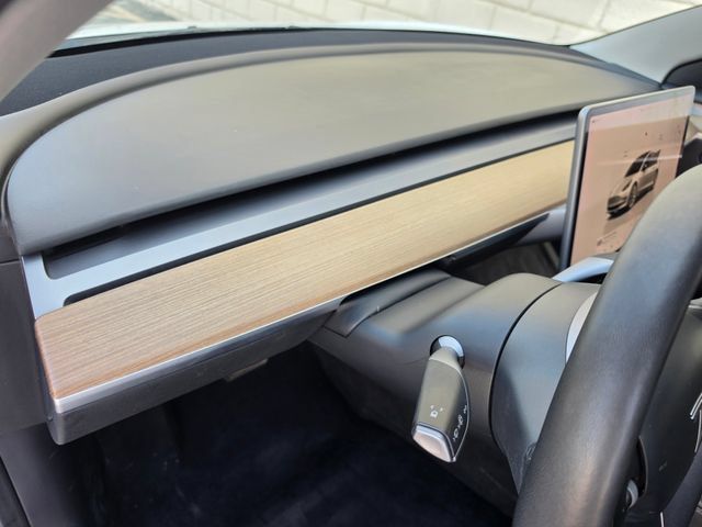 Used 2022 Tesla Model 3 Standard Range RWD image 29