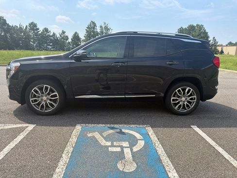 Used 2023 GMC Terrain Denali AWD/4WD image 4