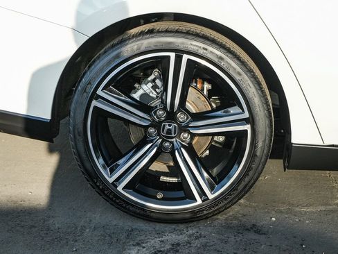 Used 2025 Honda Accord Sport image 11