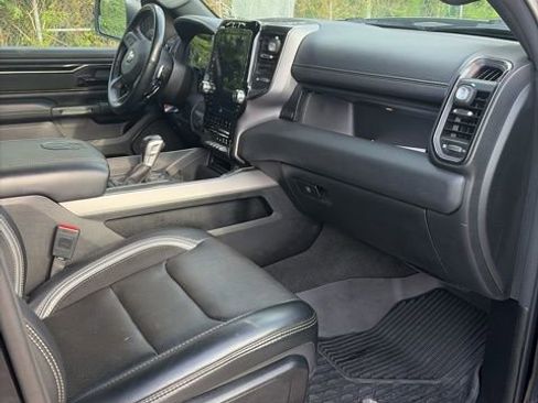 Used 2022 RAM 1500 Laramie AWD/4WD image 17