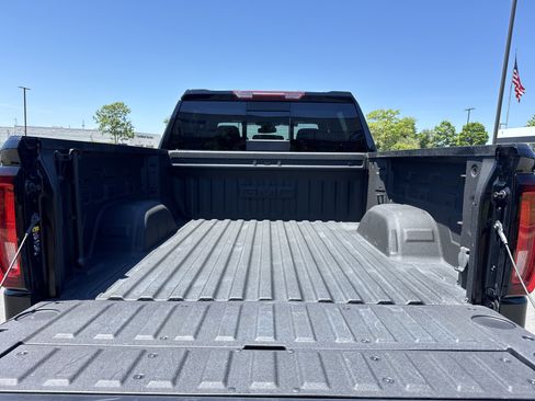 Used 2024 GMC Sierra 1500 SLT w/ SLT Premium Plus Package AWD/4WD image 34