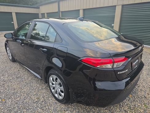 Used 2024 Toyota Corolla LE FWD image 4