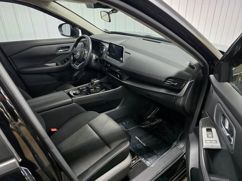 Used 2024 Nissan Rogue SV image 22