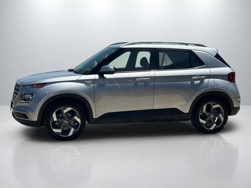 Used 2025 Hyundai Venue SEL FWD image 8