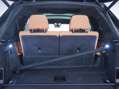 Used 2023 BMW X7 xDrive40i w/ M Sport Package image 24