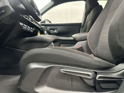 Used 2025 Honda HR-V Sport image 26