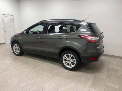 Used 2017 Ford Escape SE w/ Equipment Group 201A FWD image 6
