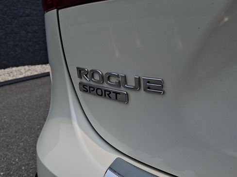 Certified 2022 Nissan Rogue Sport SL AWD/4WD image 29