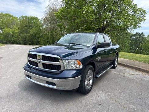 Used 2020 RAM 1500 Classic SLT w/ Luxury Group image 3