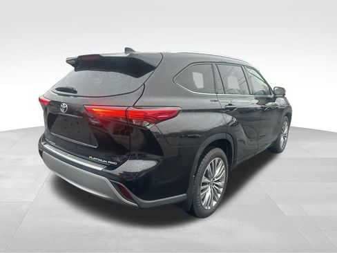 Used 2021 Toyota Highlander Platinum AWD/4WD image 6