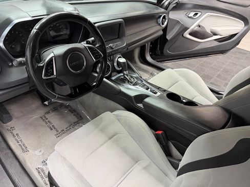 Used 2023 Chevrolet Camaro LT RWD image 31