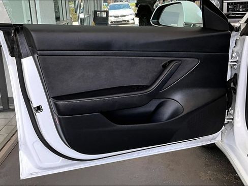 Used 2020 Tesla Model 3 Standard Range Plus RWD image 20