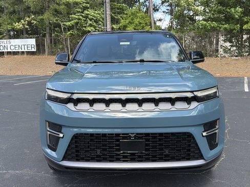 New 2026 Jeep Grand Wagoneer L Limited AWD/4WD image 2