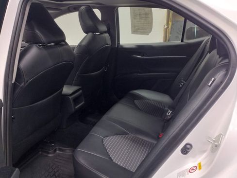 Used 2018 Toyota Camry L image 23