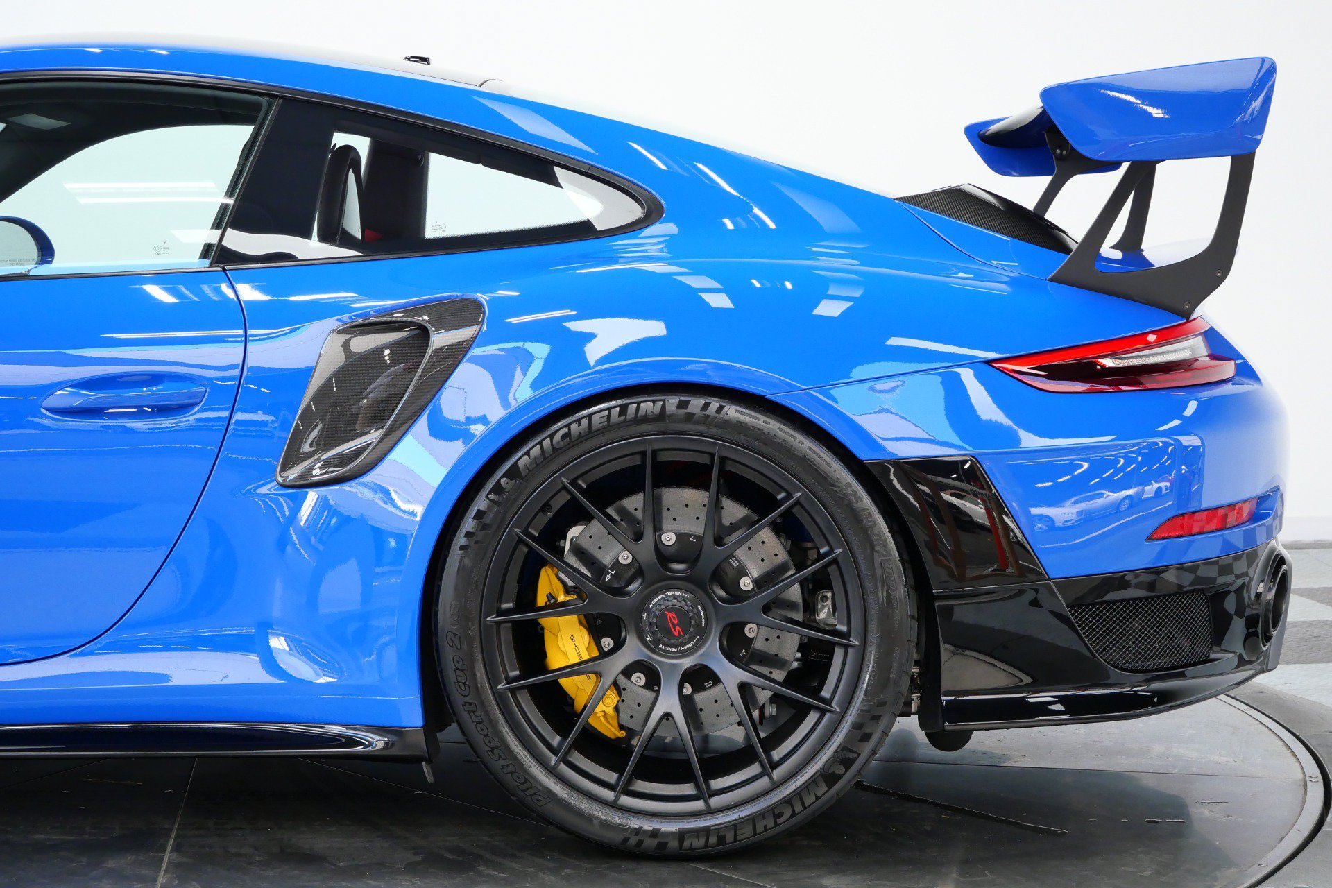 Used 2019 Porsche 911 GT2 RS RWD image 67