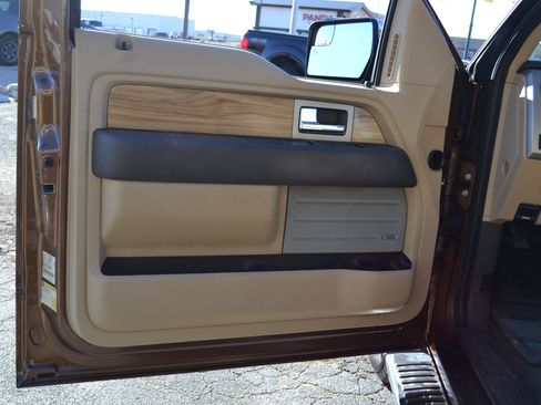 Used 2011 Ford F150 Lariat w/ Lariat Chrome Pkg image 24