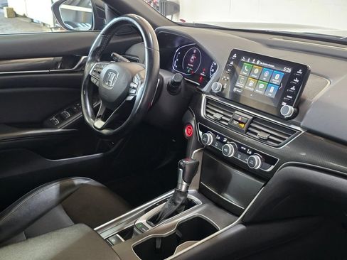 Used 2018 Honda Accord Sport image 31