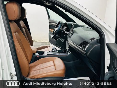 Certified 2023 Audi Q5 2.0T Premium w/ Convenience Package AWD/4WD image 9