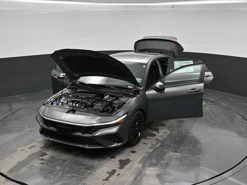 New 2026 Hyundai Elantra SEL Sport FWD image 41