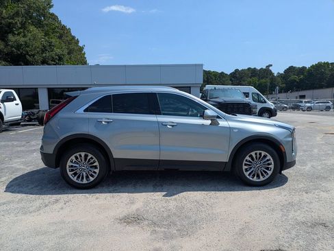 Used 2025 Cadillac XT4 Premium Luxury FWD image 8