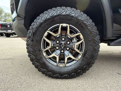 Used 2024 Chevrolet Colorado ZR2 AWD/4WD image 12