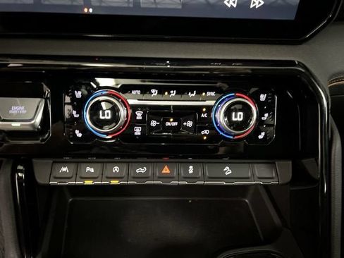 Certified 2025 GMC Sierra 1500 AT4 w/ AT4 Premium Package AWD/4WD image 18