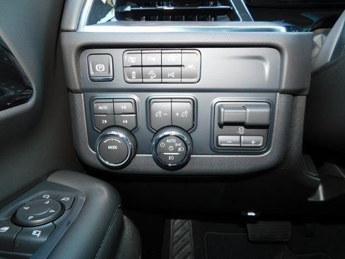 New 2026 Chevrolet Suburban Z71 w/ Comfort Package image 39