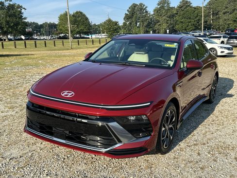 Used 2025 Hyundai Sonata SEL FWD image 1