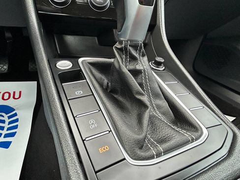 Used 2024 Volkswagen Jetta SE image 27