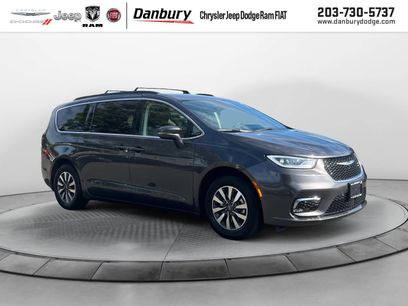 Used 2022 Chrysler Pacifica Touring-L