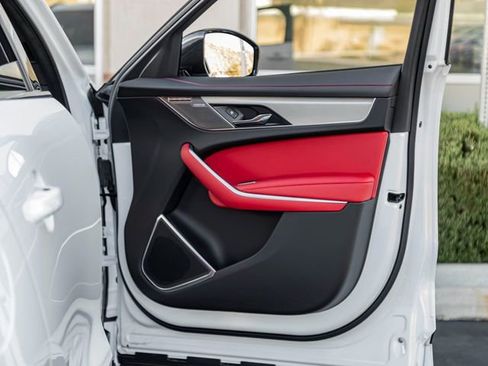 New 2025 Jaguar F-PACE R-Dynamic S image 25